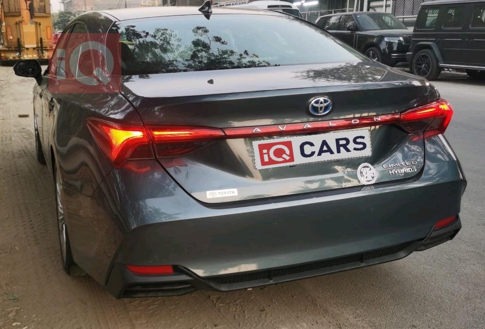 تويوتا أفالون